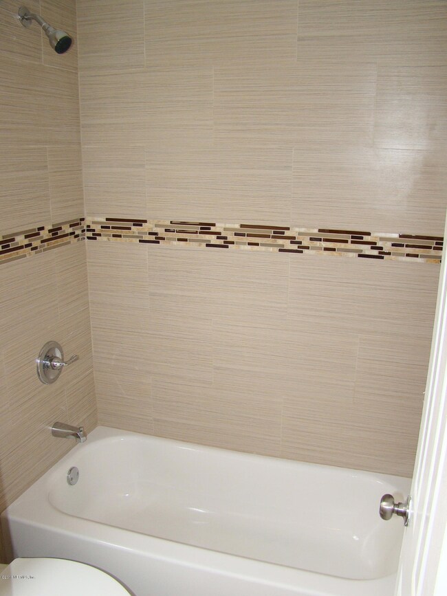 7029 Holiday Hill Ct, Jacksonville, FL 32216 - photo 7