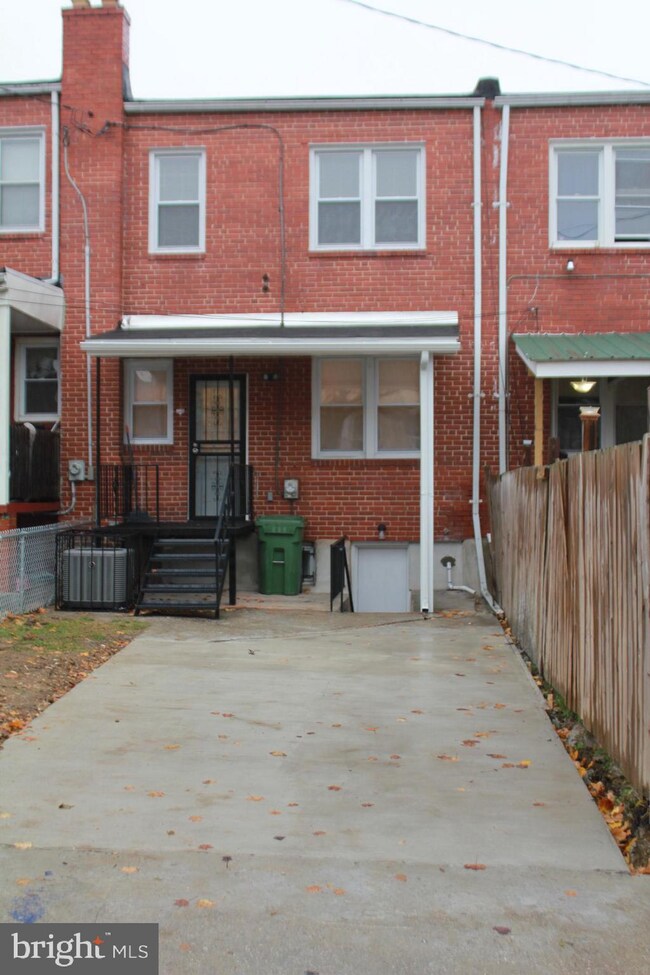 3757 Columbus Dr, Baltimore, MD 21215 - photo 3