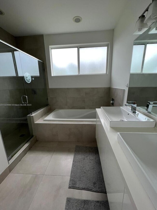 7221 NW 103rd Path unit 7221, Doral, FL 33178 - photo 5