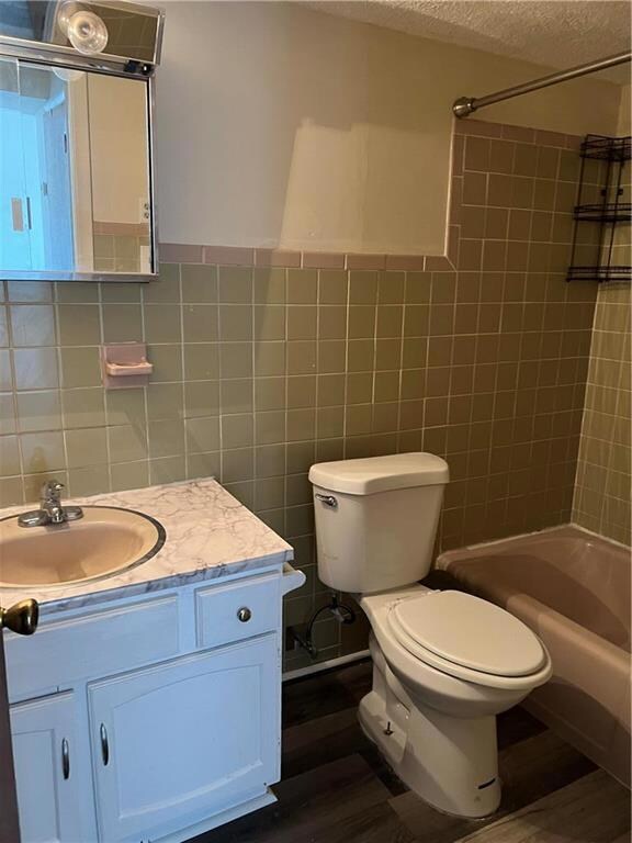 221 S Saint George St unit A 3, Allentown, PA 18104 - photo 5