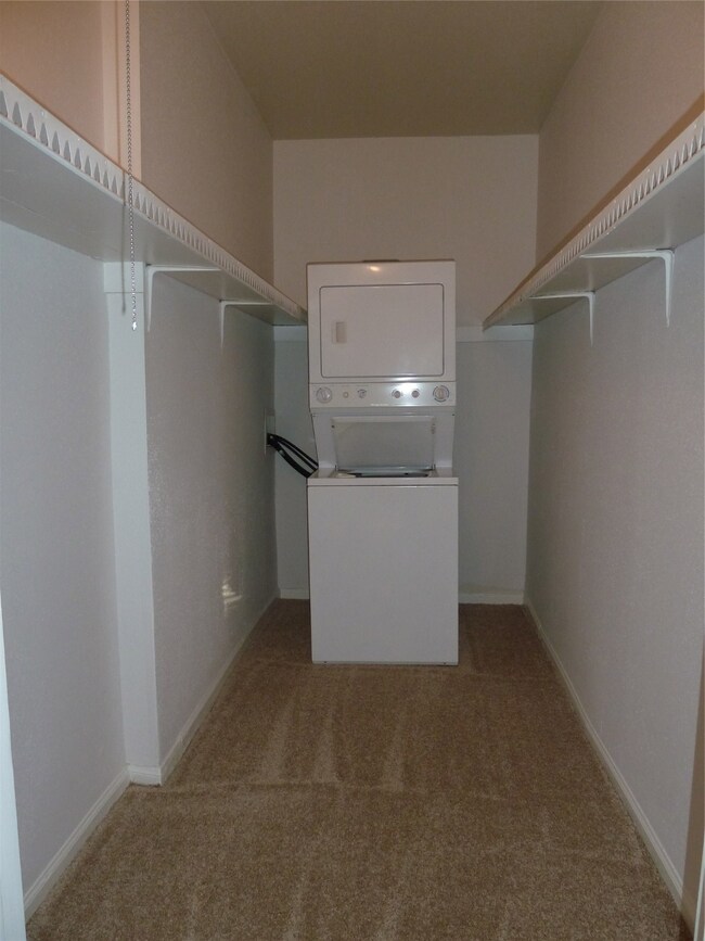 2100 Tanglewilde St unit 573, Houston, TX 77063 - photo 6