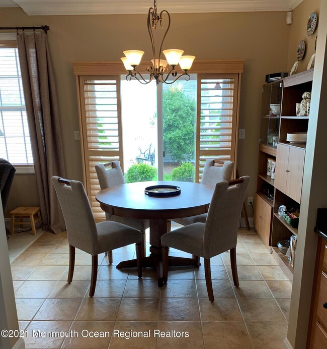Kitchen Eating Area
