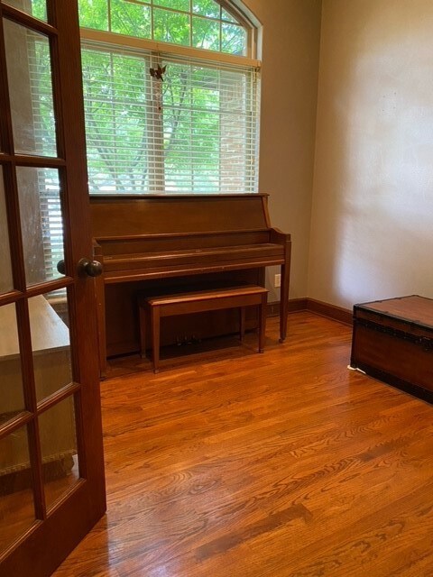 Bonus room/office