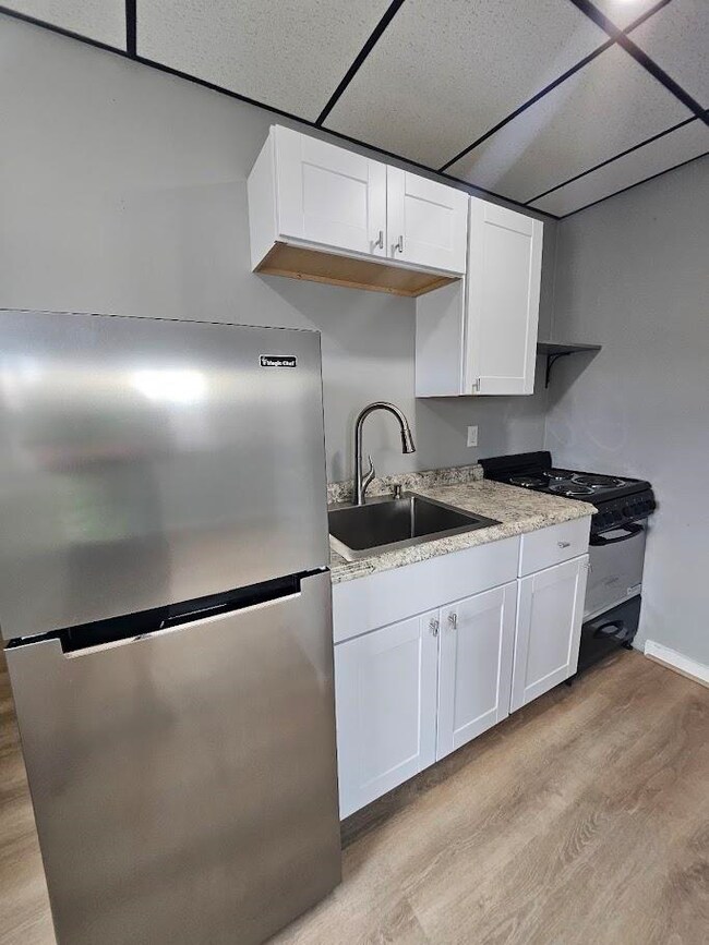 10 Vernon St unit 303, Keene, NH 03431 - photo 3