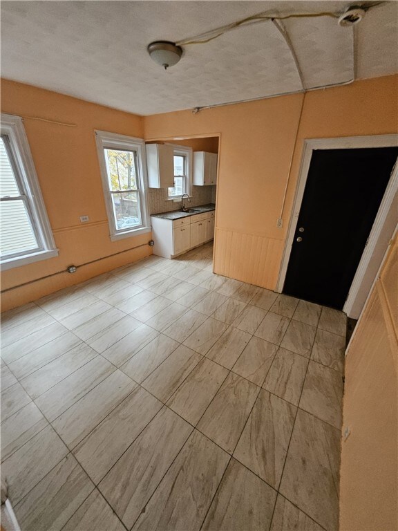 38 Atlantic Ave unit 2nd, Providence, RI 02907 - photo 5