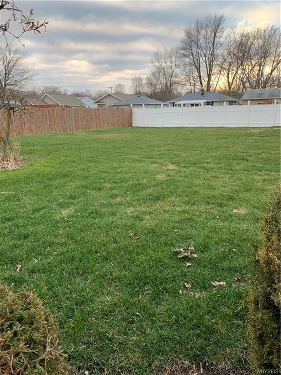 1462 Moll St, North Tonawanda, NY 14120 - photo 5