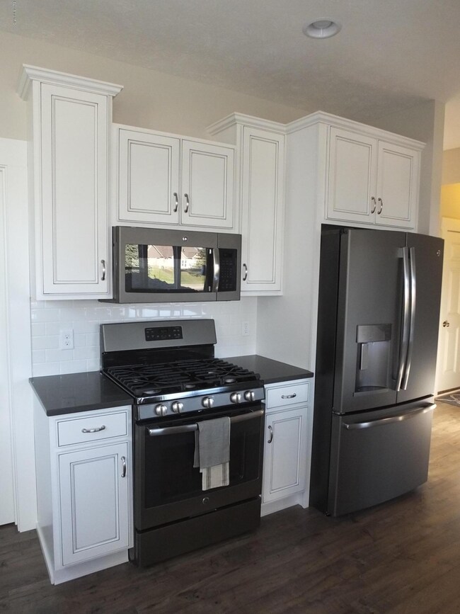 7116 Baltic Dr SW unit 26, Byron Center, MI 49315 - photo 4