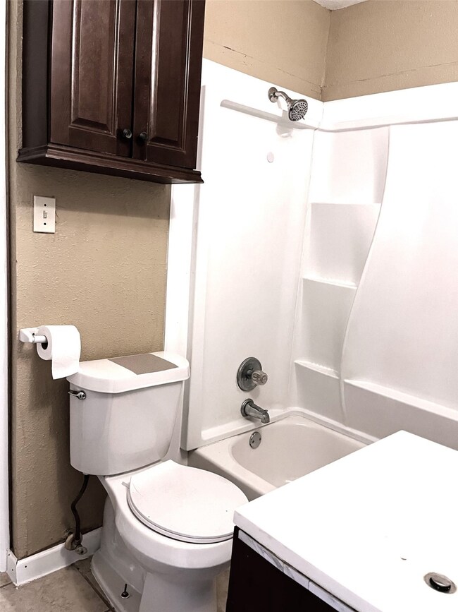 7312 Price St, Houston, TX 77088 - photo 4