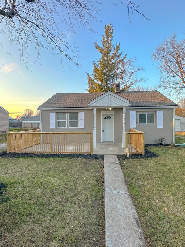 2408 E 22nd St, Muncie, IN 47302 - photo 3