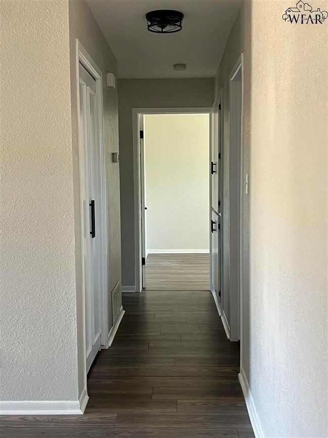 1301 Hunt St, Wichita Falls, TX 76302 - photo 7