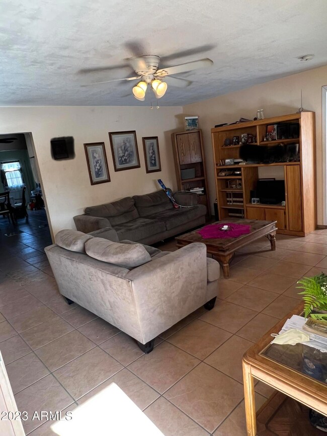 9263411C-BDDA-4FBC-AC4E-74FB504A0D19