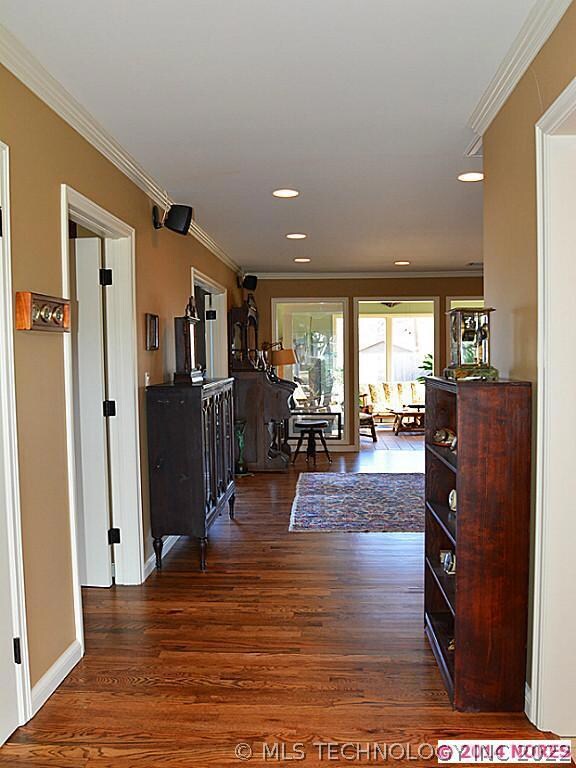 5945 S New Haven Ave, Tulsa, OK 74135 - photo 2