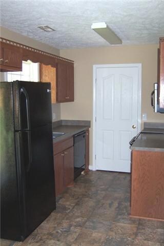 136 Stonefield Cir, Shelbyville, TN 37160 - photo 4