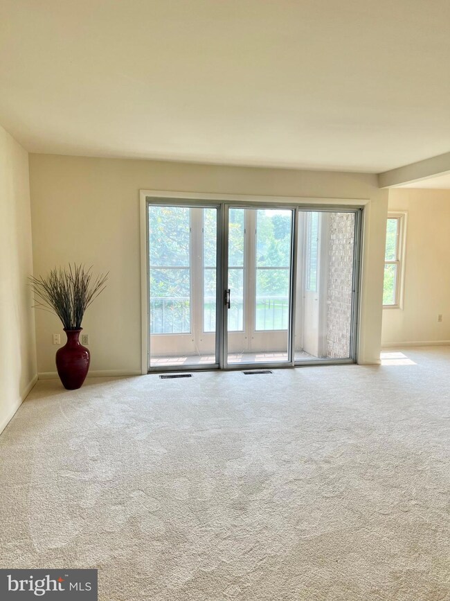 3408 Chiswick Ct unit 472H, Silver Spring, MD 20906 - photo 2
