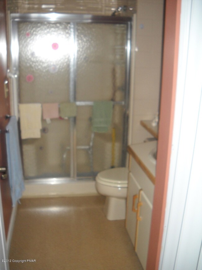 102 Village Dr, Stroudsburg, PA 18360 - photo 7