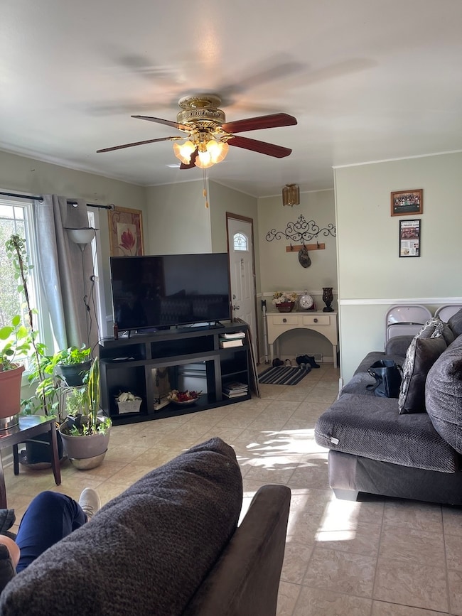 152 King Ave, East Dundee, IL 60118 - photo 2