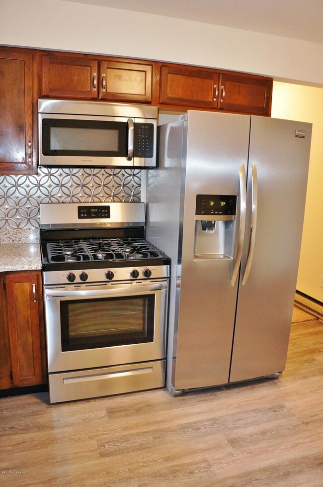 320 N 3rd St, Lewisburg, PA 17837 - photo 3