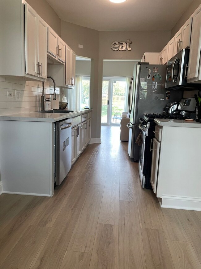 1289 Rhodes Ln unit 1404, Naperville, IL 60540 - photo 7