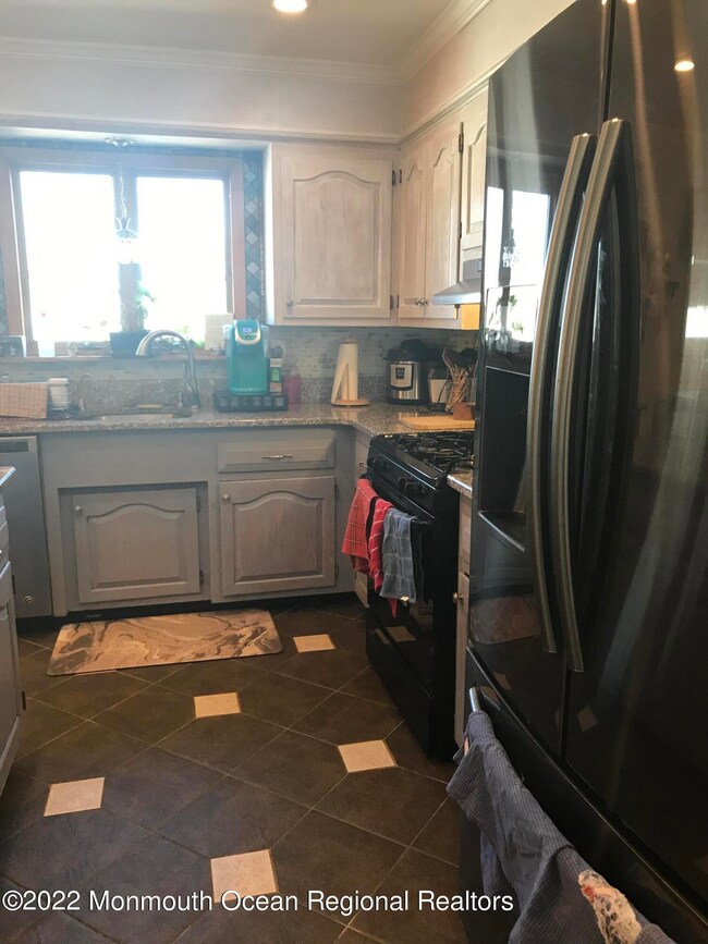 13 Magnolia Ave, Hazlet, NJ 07730 - photo 3