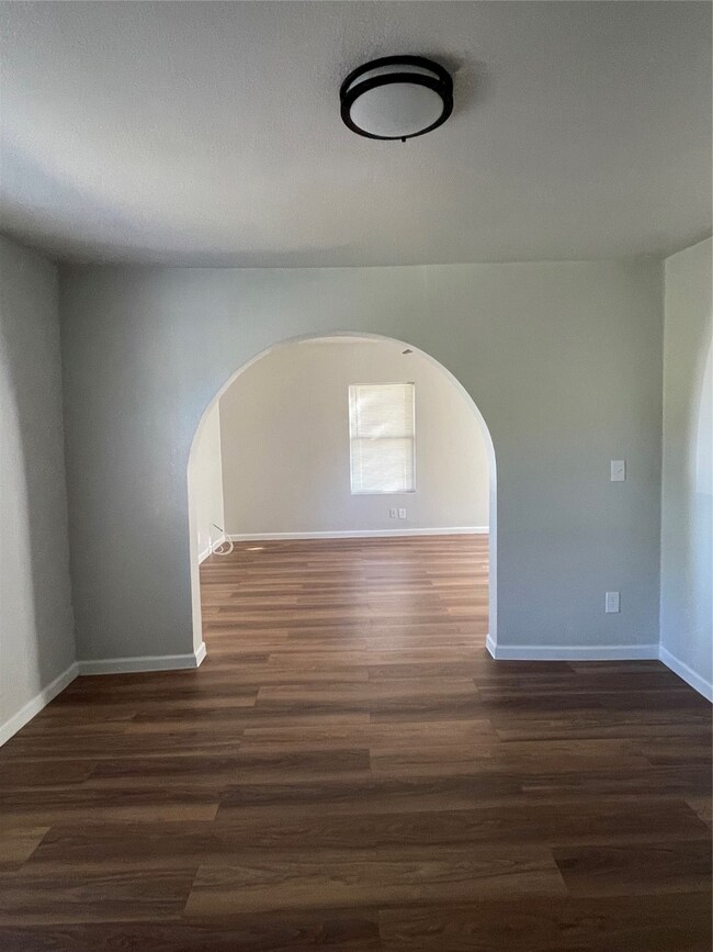 1041 Bradfield Rd, Dallas, TX 75217 - photo 5