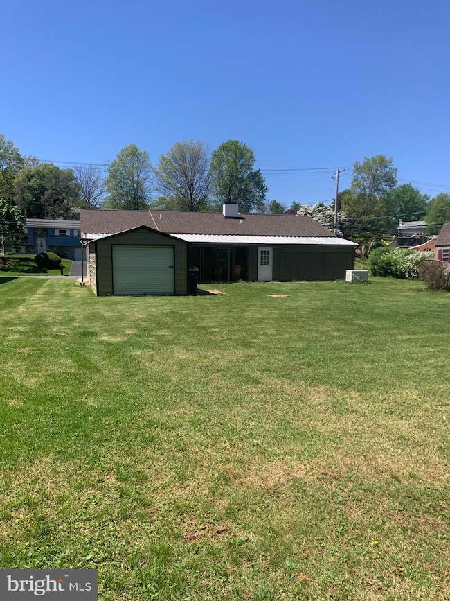 460 Lumber St, Middletown, PA 17057 - photo 5