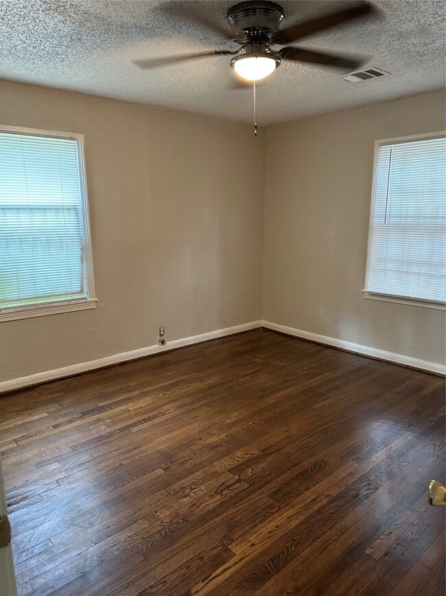 4823 Arvilla Ln, Houston, TX 77021 - photo 3