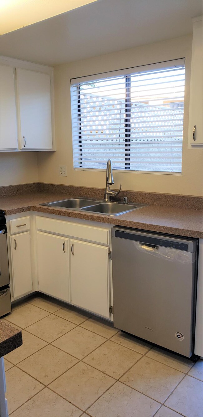 34113 Emily Way, Rancho Mirage, CA 92270 - photo 5