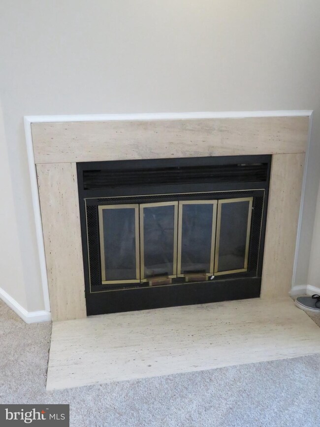 12922 Grays Pointe Rd unit C, Fairfax, VA 22033 - photo 6