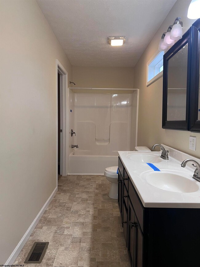 165 Mikayla St, Reedsville, WV 26547 - photo 6