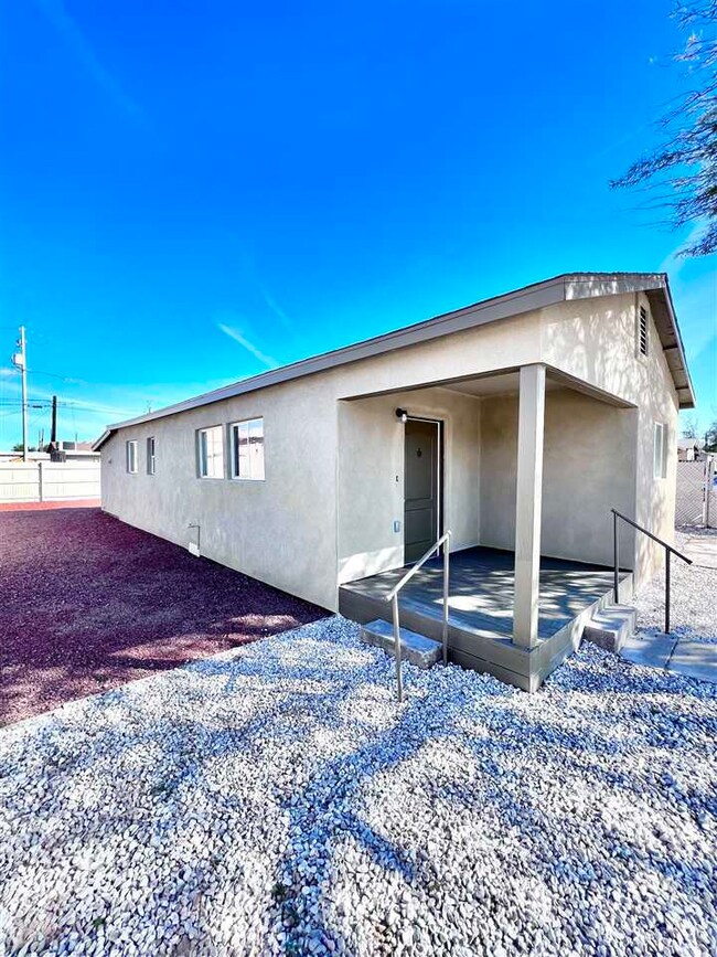 175 N 13th Ave, Yuma, AZ 85364 - photo 4