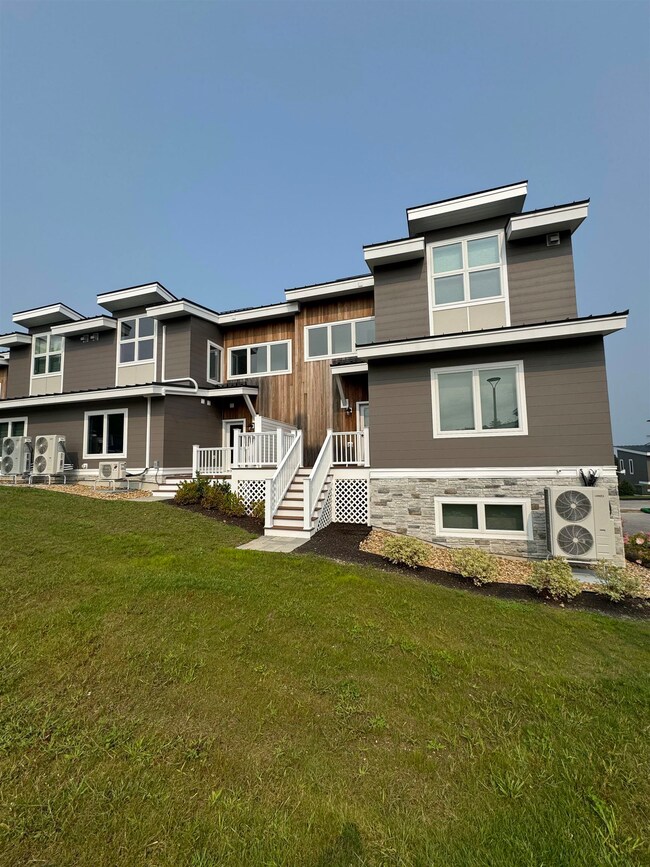 36 Vantage Point Dr unit 4, Laconia, NH 03246 - photo 6