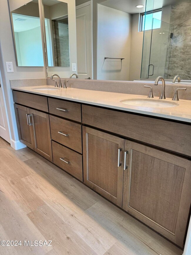 Master Vanity