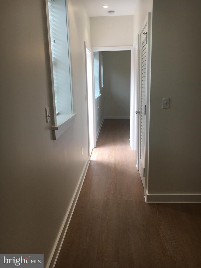 1813 35th St NW unit 104, Washington, DC 20007 - photo 3