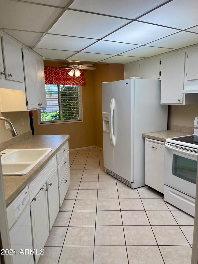 13820 N 108th Dr, Sun City, AZ 85351 - photo 2