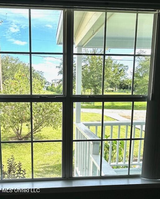 window on front of Racetrack