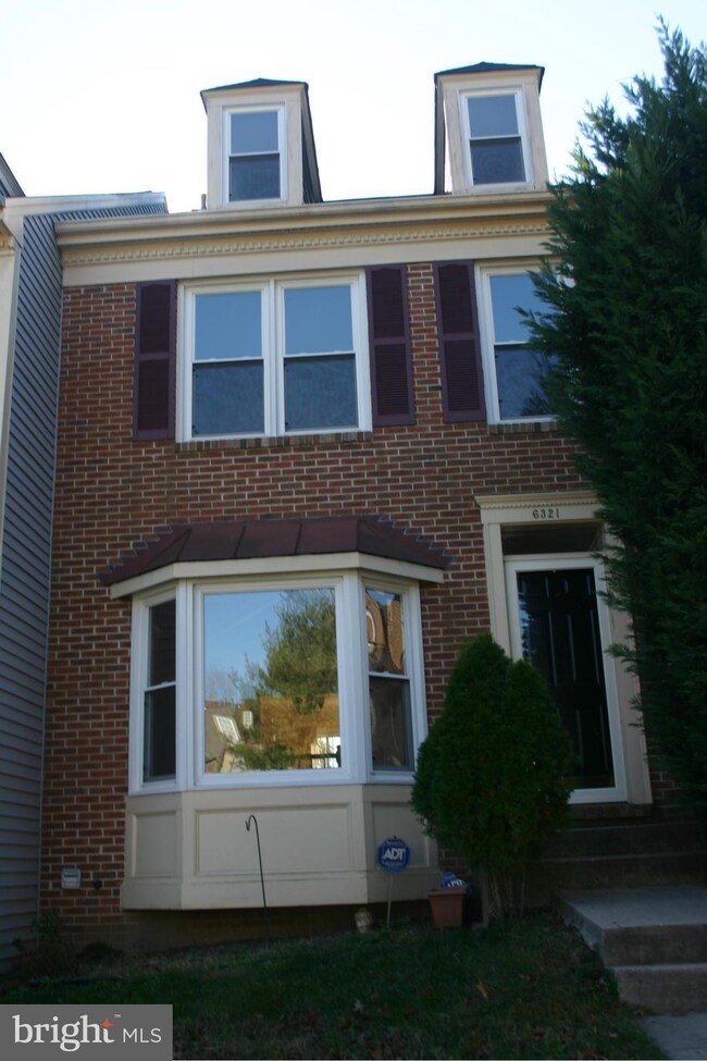 6321 Mary Todd Ct, Centreville, VA 20121 - photo 2