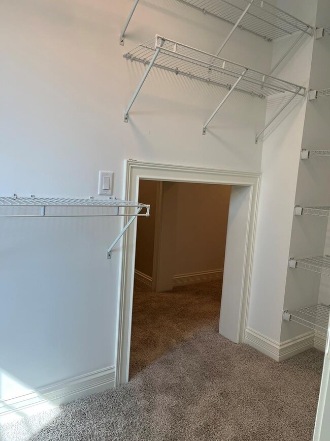 289 E 3rd St, Elmhurst, IL 60126 - photo 3