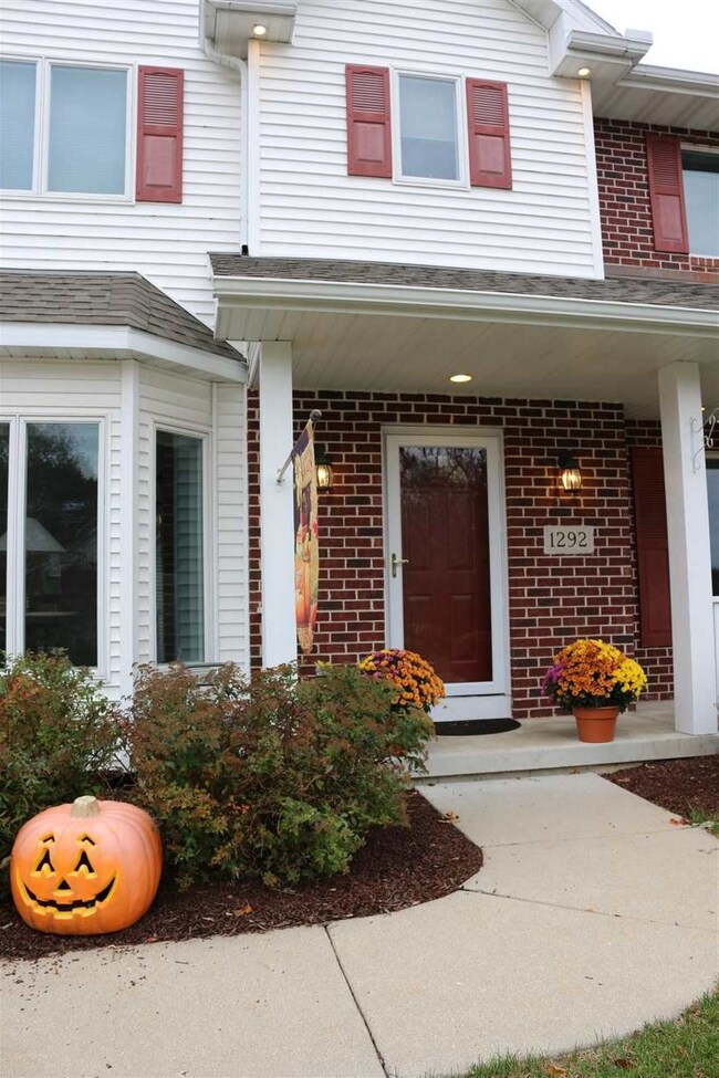 1292 Saint Patrick Way, Sun Prairie, WI 53590 - photo 2