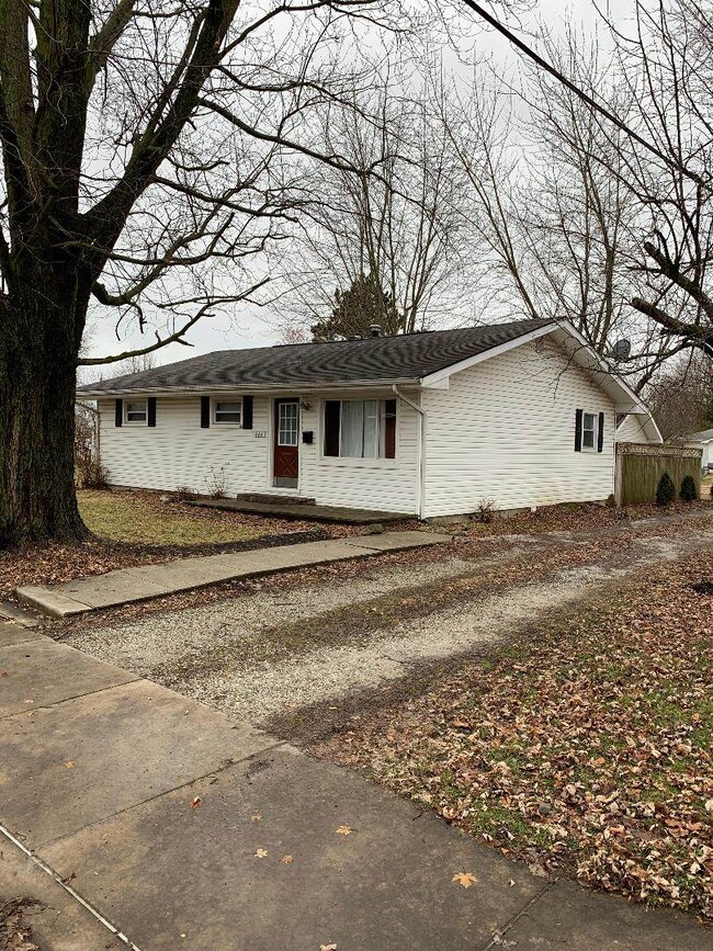 222 1st St, Tipton, IN 46072 - photo 3