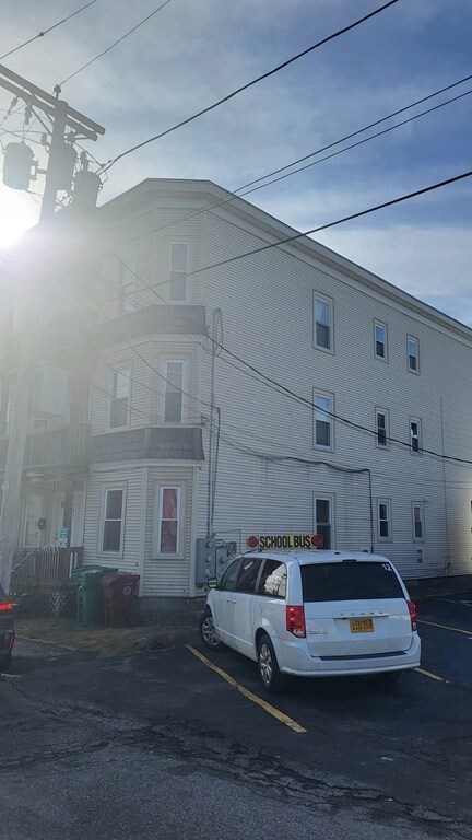 222 Cumberland Rd, Lowell, MA 01850 - photo 3