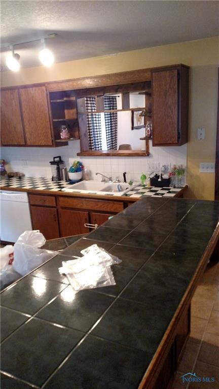 135 Losee St, Cygnet, OH 43413 - photo 2