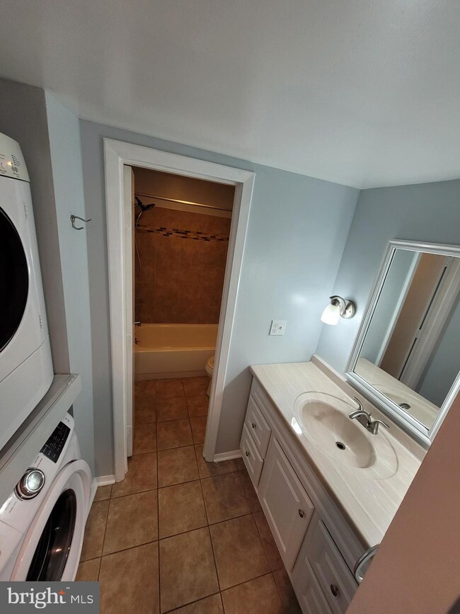 8500 Barrington Ct unit Q, Springfield, VA 22152 - photo 7