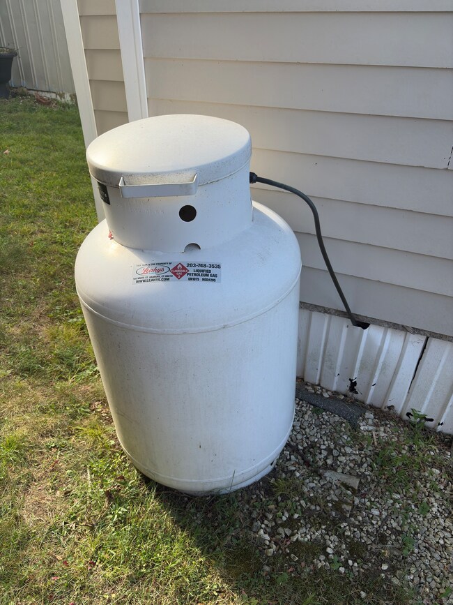 158 A Bayberry Ln, Danbury, CT 06811 - photo 5