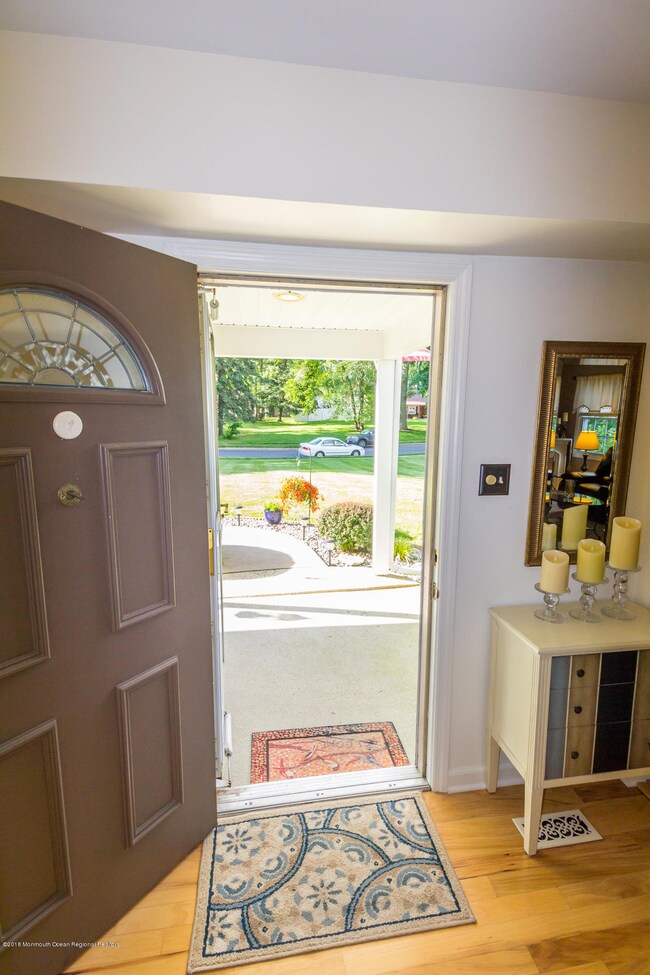31 Chamber Ln, Manalapan, NJ 07726 - photo 4
