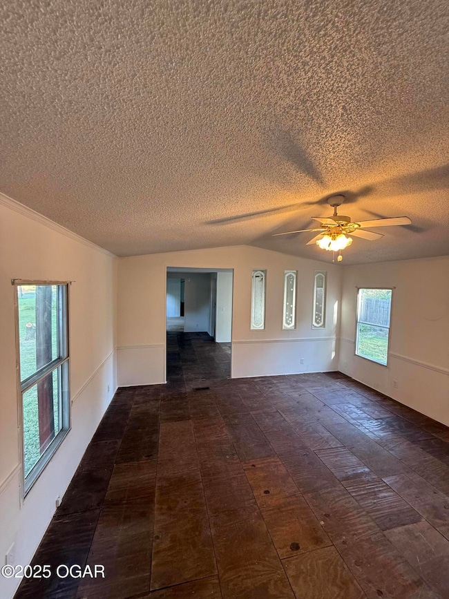 827 E Tahlequah Ave, Vinita, OK 74301 - photo 3