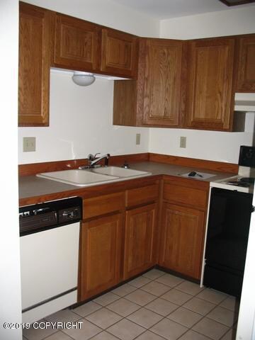 mattUNIT 1 KITCHEN2