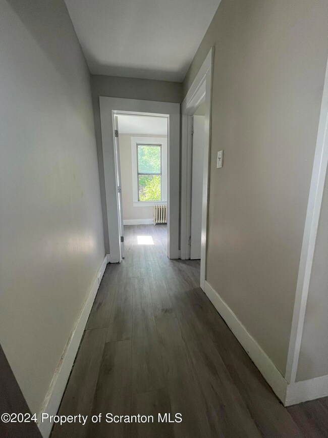122 10th Ave, Scranton, PA 18504 - photo 4