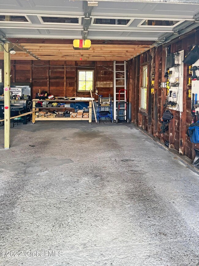 4 28 Eastholm Rd
