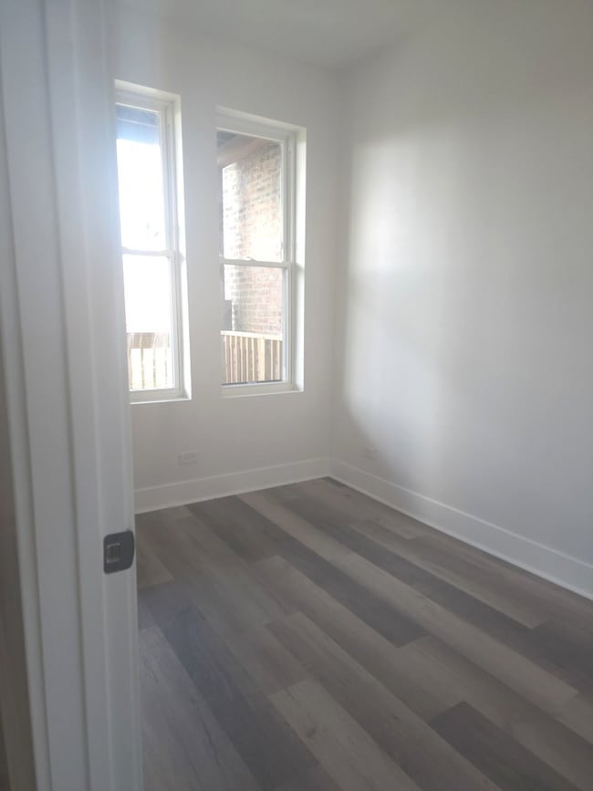 3626 W Grenshaw St, Chicago, IL 60624 - photo 4