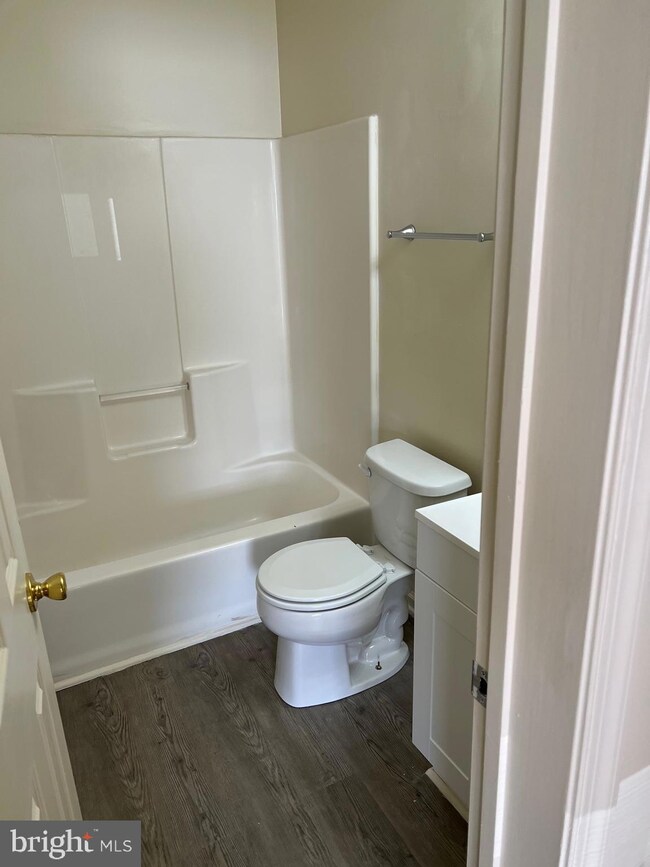 303 Sutton Ct, Winchester, VA 22601 - photo 7